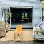Springfield Garden Home - 4 Double Bedrooms