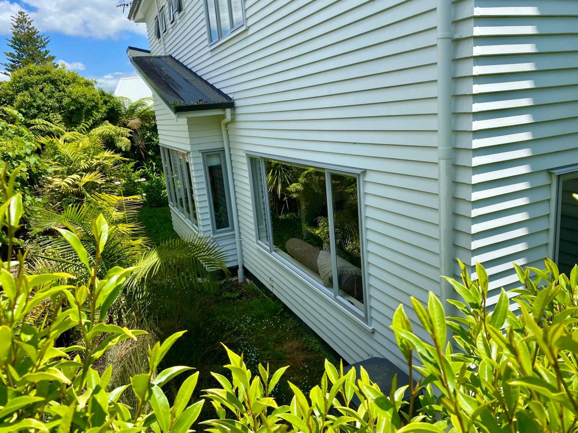 Springfield Garden - 4 Double Bedrooms Villa