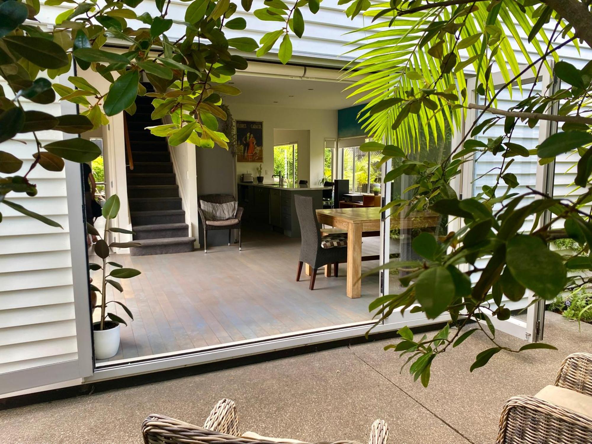 Springfield Garden - 4 Double Bedrooms Villa Auckland