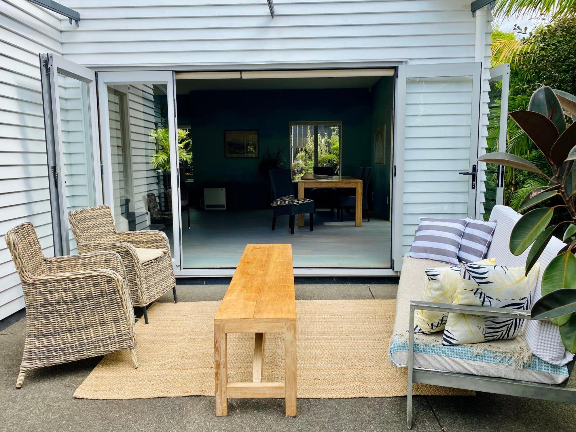 Villa Springfield Garden - 4 Double Bedrooms Auckland